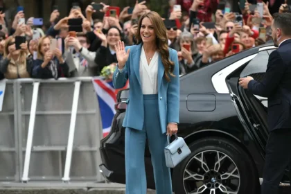 Kate Middelton scende dalla sua auto